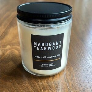 White Barn Mahogany Teakwood Scented Candle - Cream